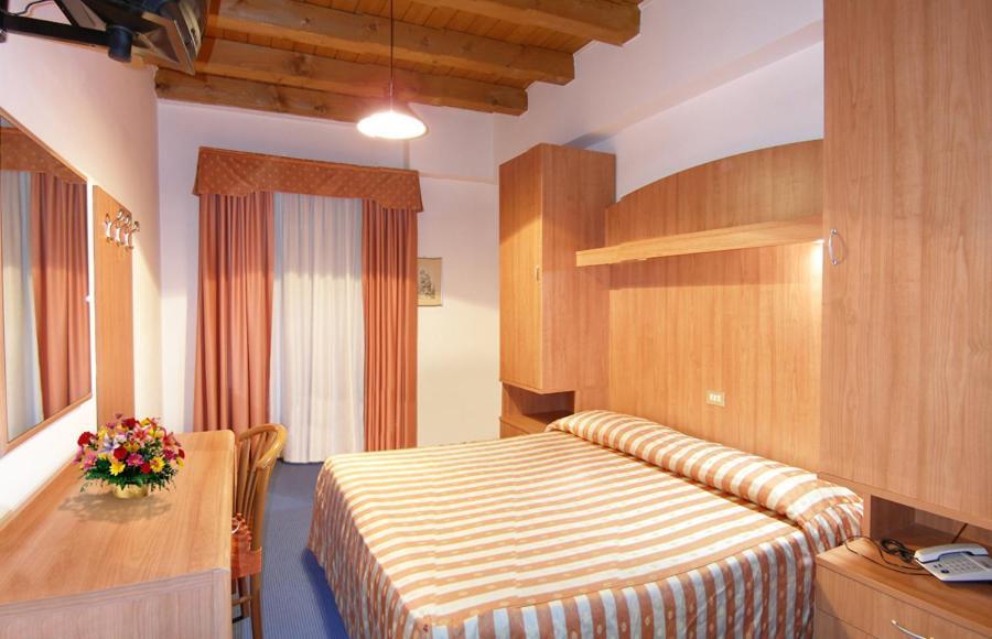 Hotel Da Bepi Лидо ди Йезоло Екстериор снимка